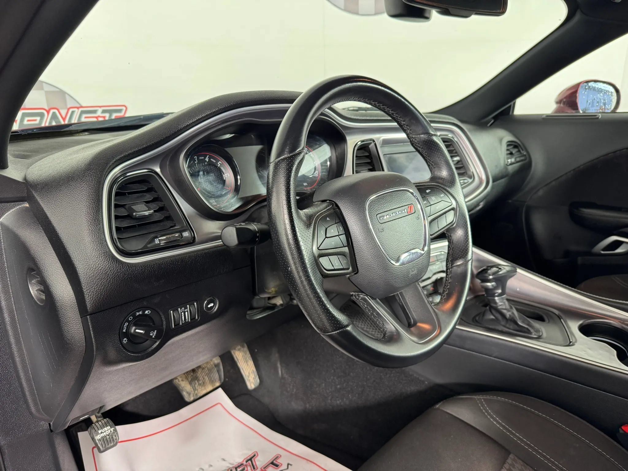 Used 2021 Dodge Challenger SXT w/ Driver Convenience Group RWD image 10