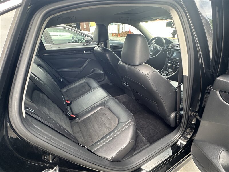 Used 2014 Volkswagen Passat TDI SEL Premium FWD image 10