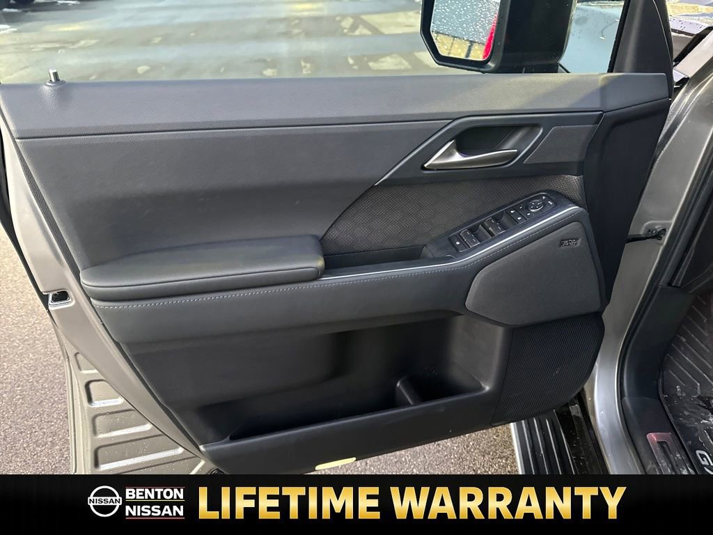 Used 2024 Lexus GX 550 w/ Accessory Package (2T) image 11