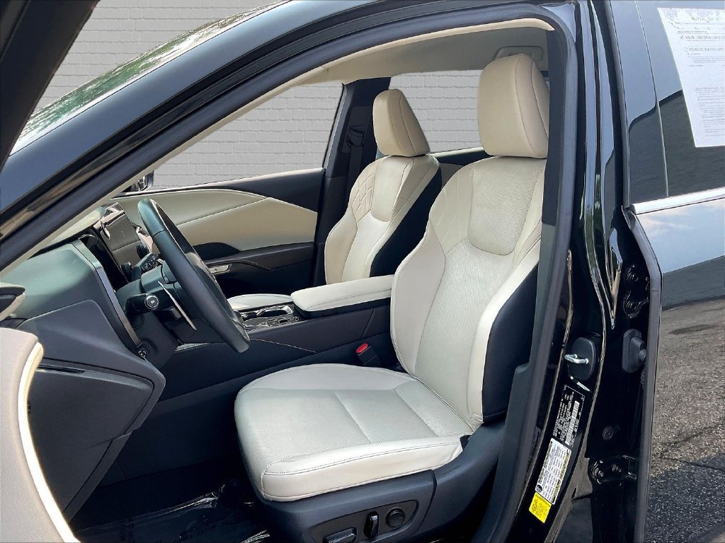 Used 2024 Lexus RX 350 FWD w/ Technology Package image 17