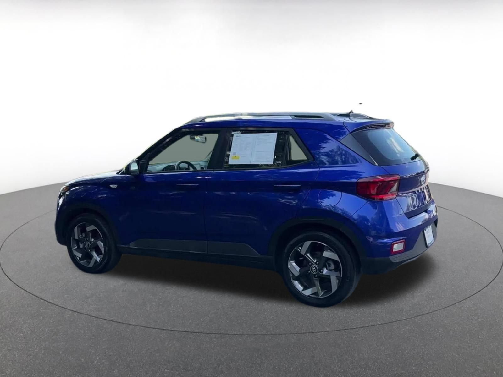 Used 2026 Hyundai Venue SEL FWD image 10