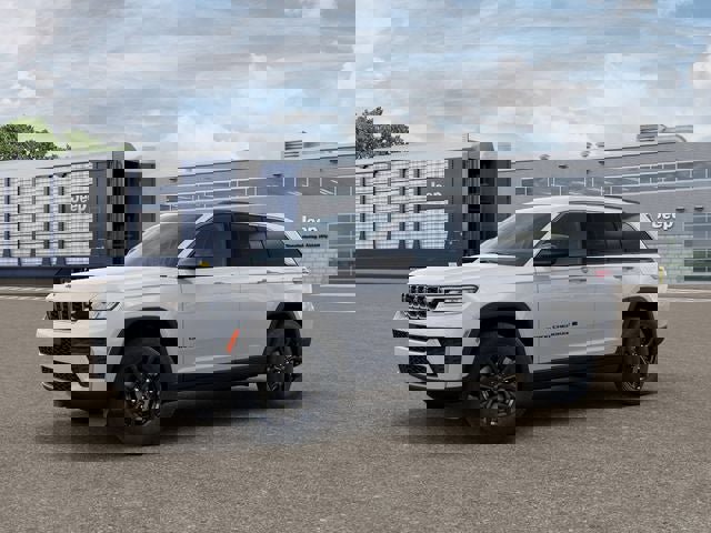 New 2026 Jeep Grand Cherokee Altitude image 2