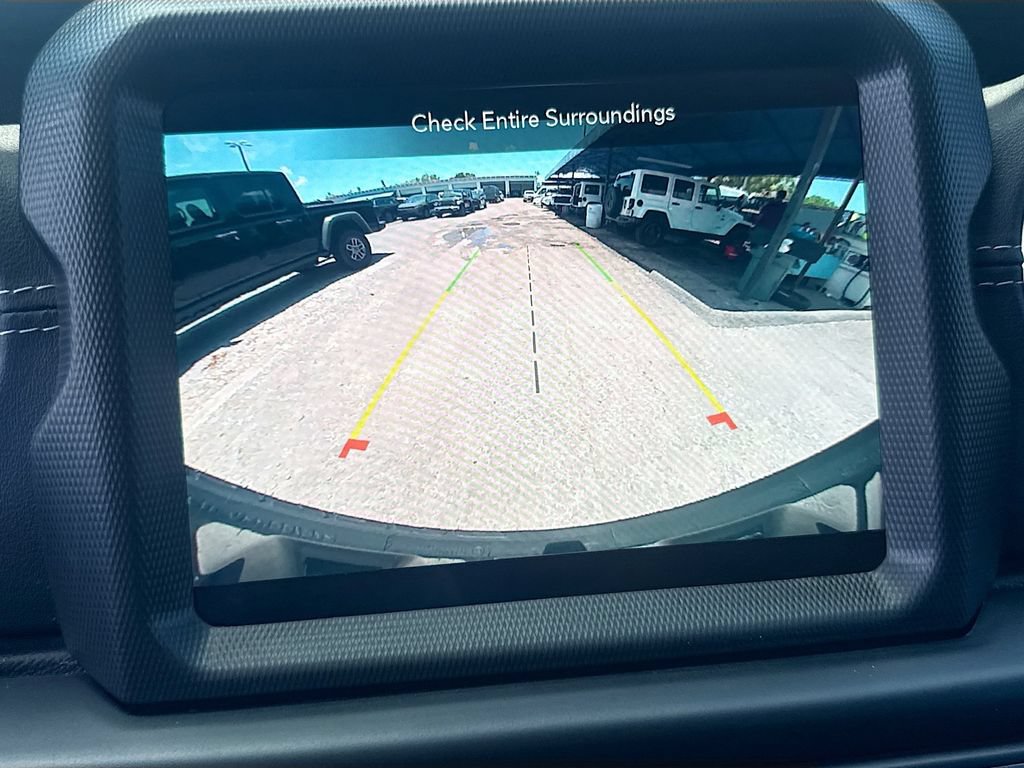 Used 2022 Jeep Wrangler Unlimited Sahara w/ Safety Group AWD/4WD image 15