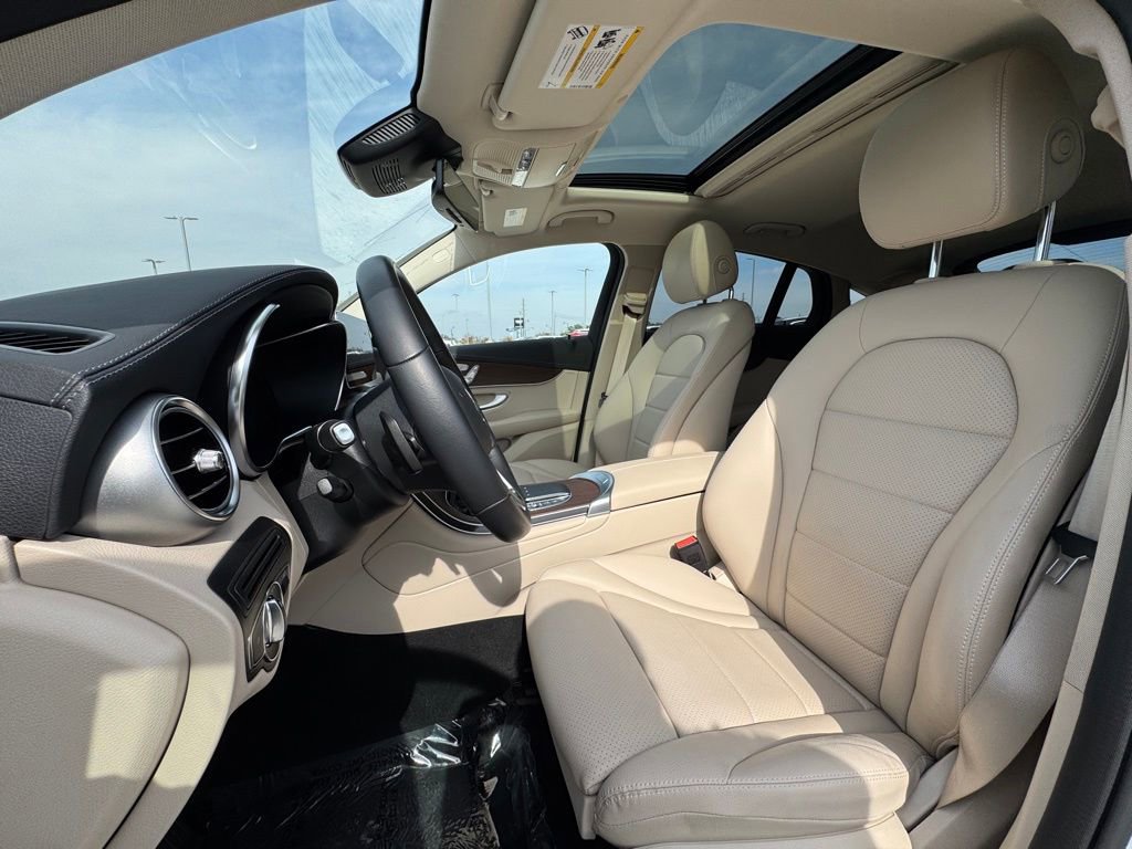 Used 2023 Mercedes-Benz GLC 300 4MATIC Coupe image 21