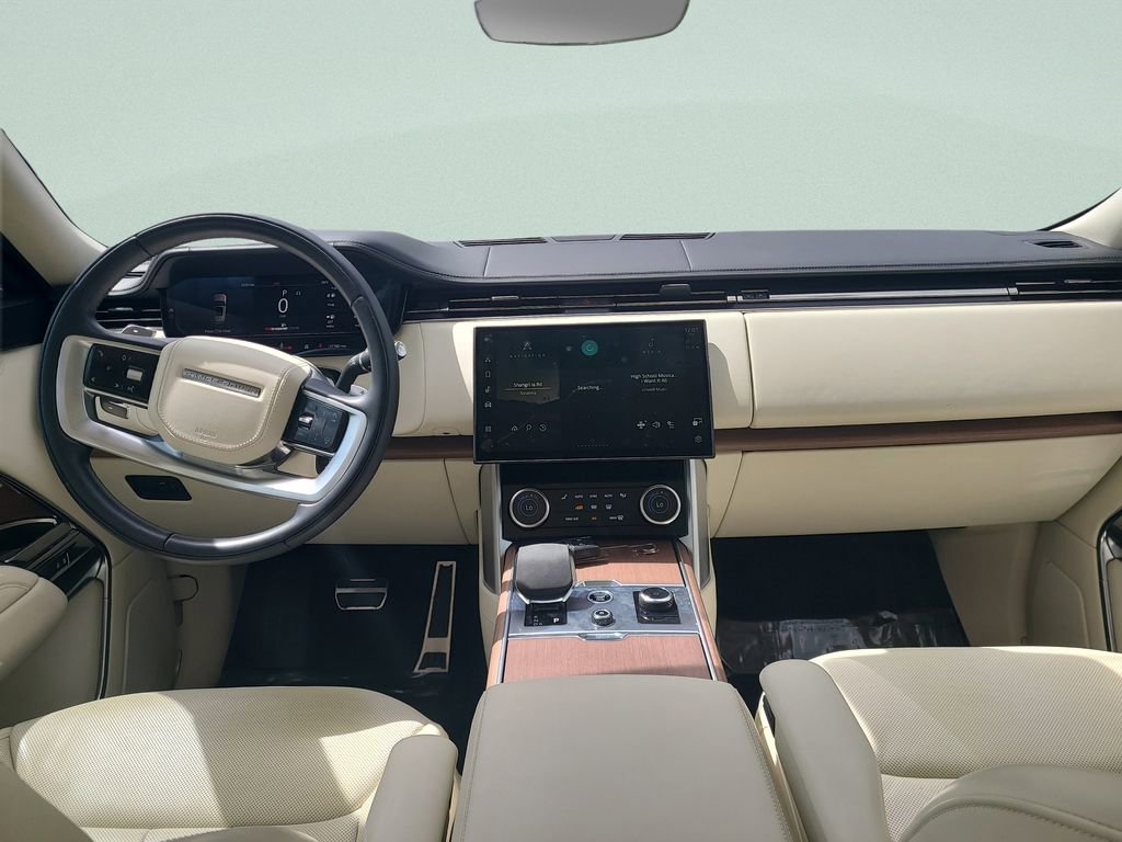 Used 2023 Land Rover Range Rover Long Wheelbase SE image 17