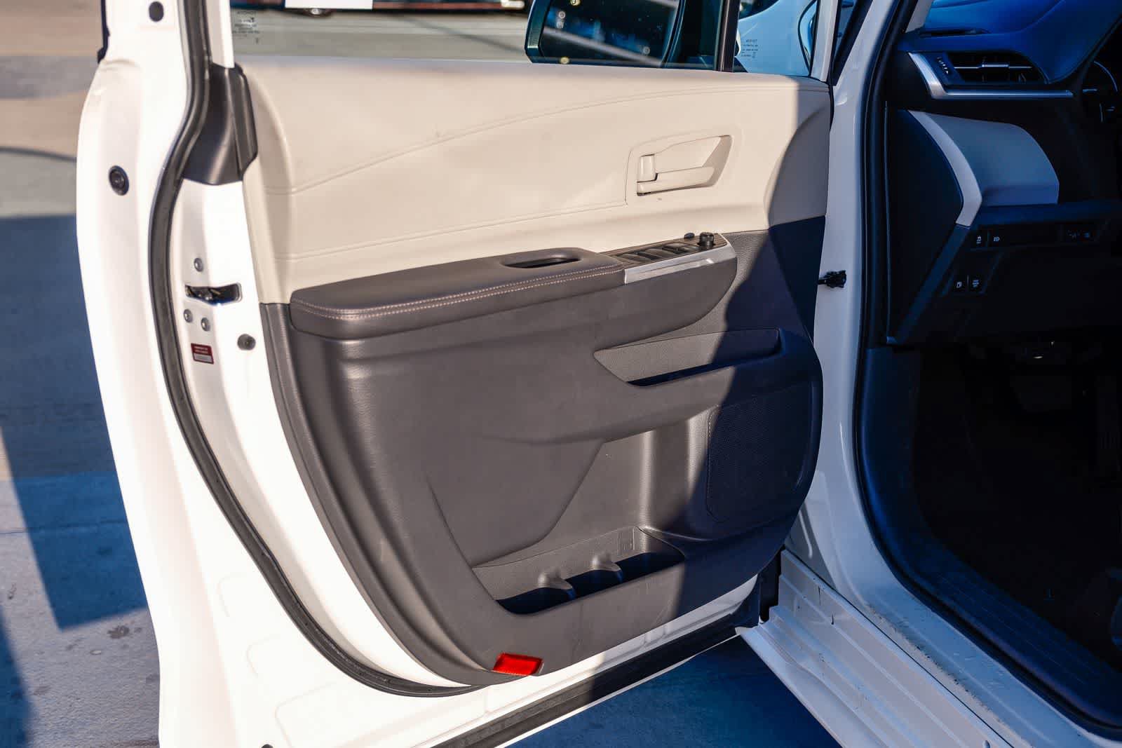 Certified 2021 Toyota Sienna LE AWD/4WD image 23
