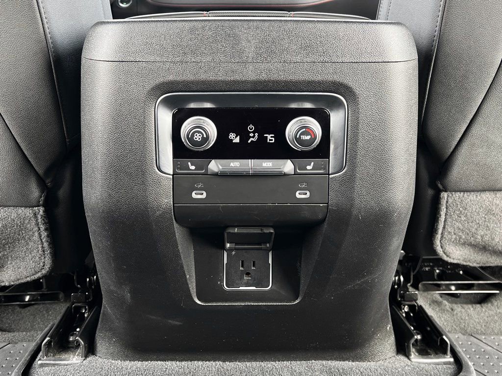 Used 2024 Chevrolet Suburban RST image 21