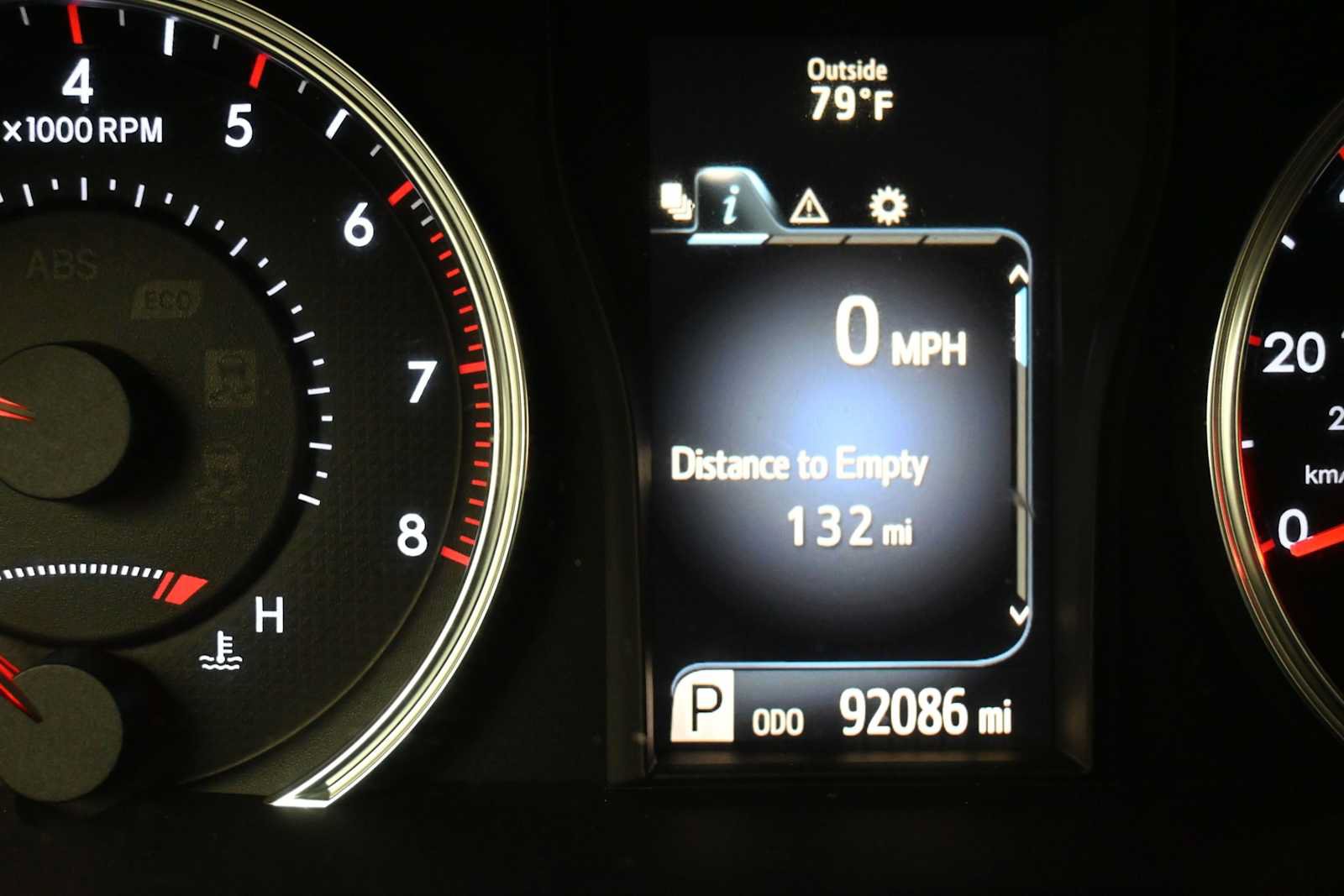 Used 2016 Toyota Camry SE w/ Protection Package (Q2) FWD image 16