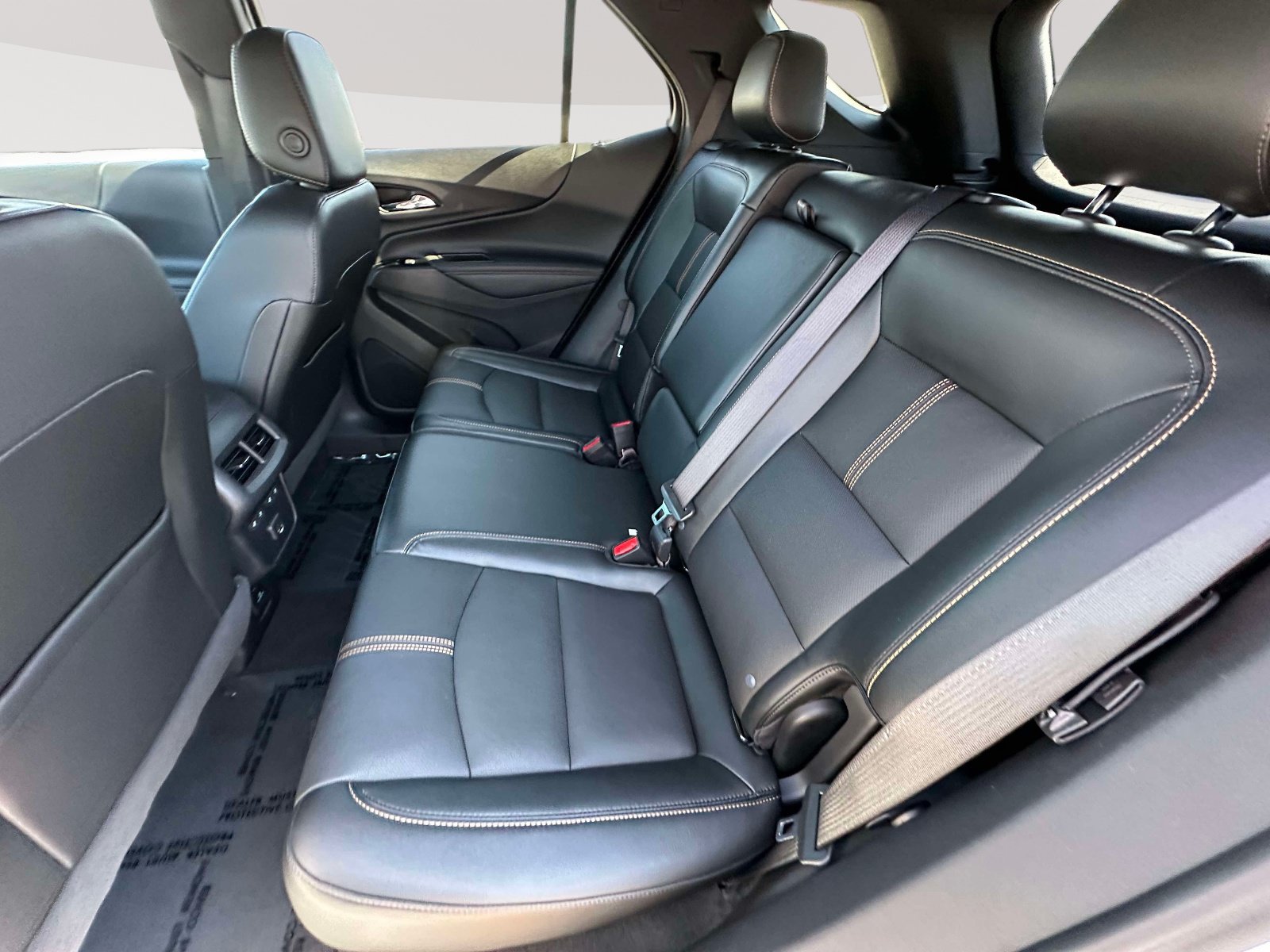 Used 2023 Chevrolet Equinox Premier FWD image 33