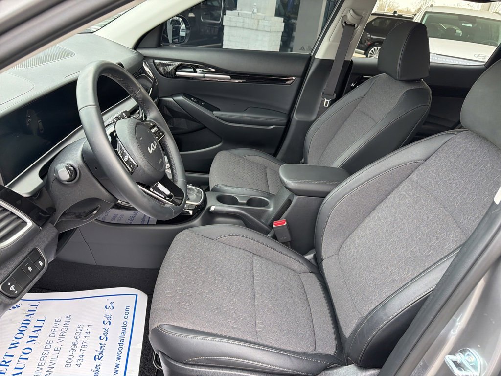 Used 2025 Kia Seltos S image 12