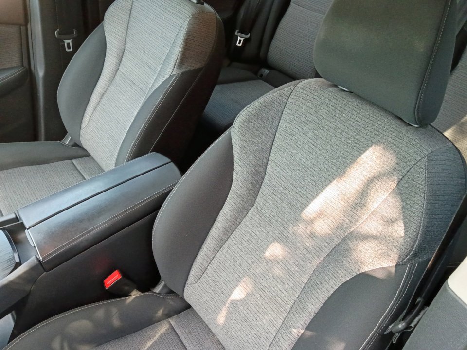 Used 2023 Nissan Rogue SV image 11