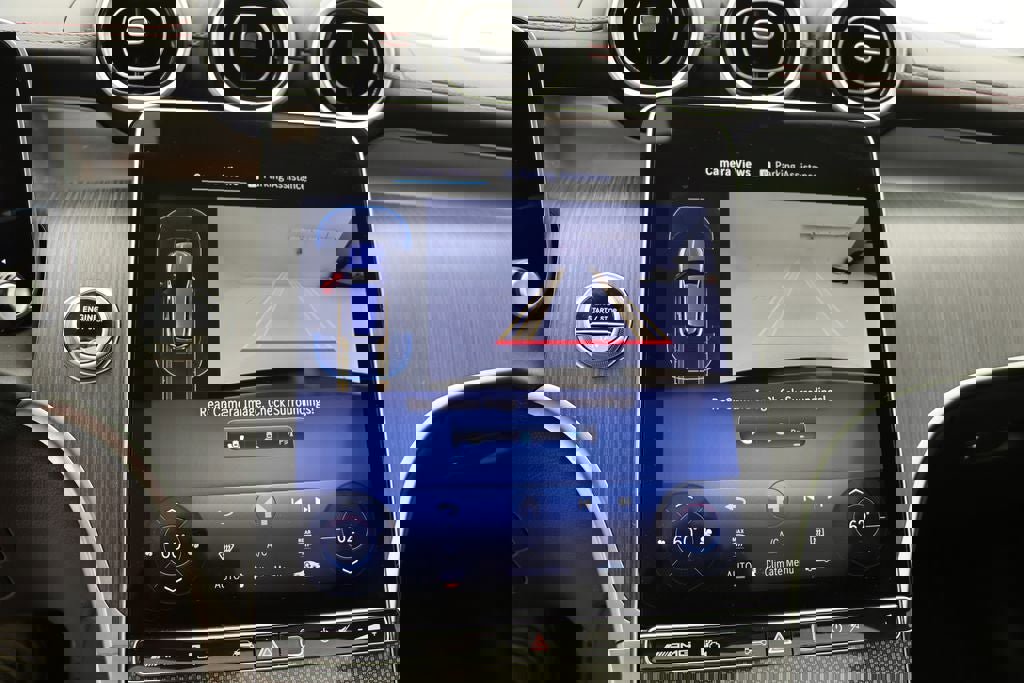 Used 2025 Mercedes-Benz GLC 43 AMG 4MATIC image 30