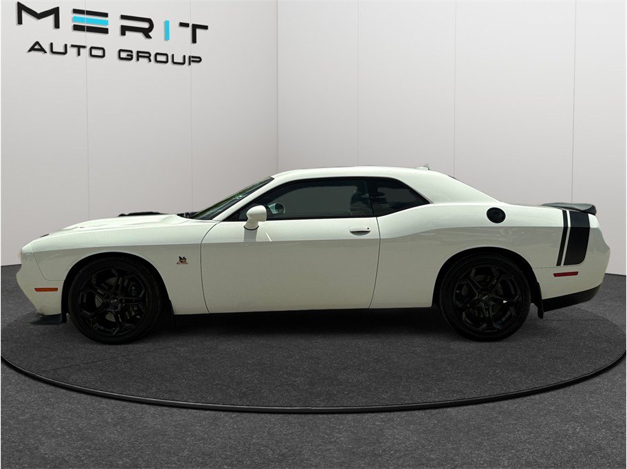 Used 2015 Dodge Challenger R/T Scat Pack w/ Leather Interior Group RWD image 5
