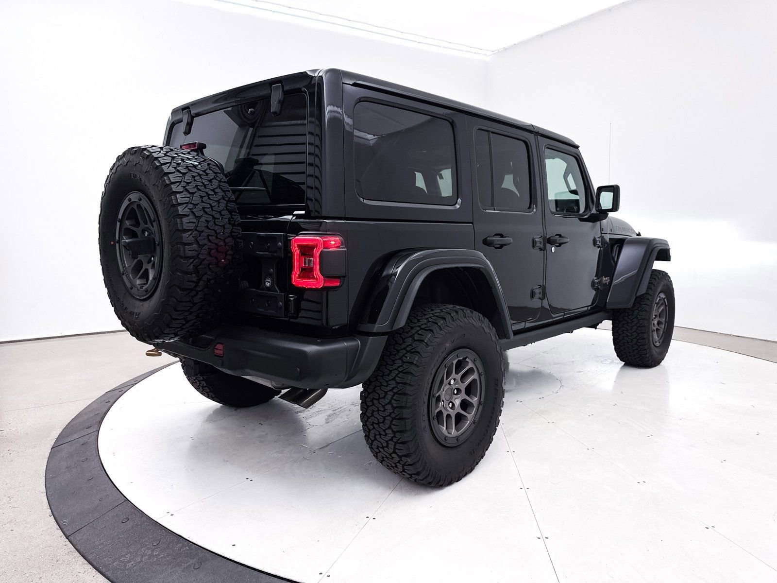 Used 2023 Jeep Wrangler Unlimited Rubicon 392 w/ Xtreme Recon 35" Tire Package image 21