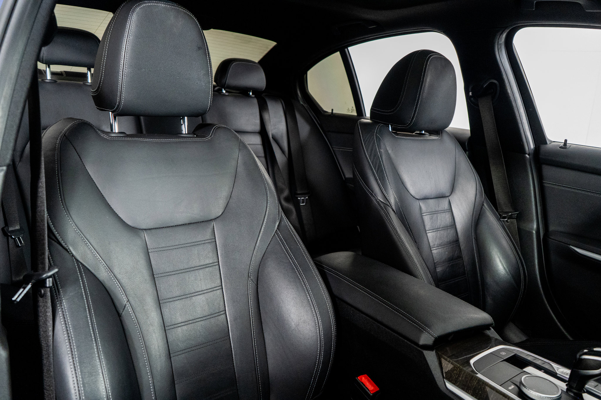 Used 2020 BMW 330i Sedan w/ Executive Package image 30