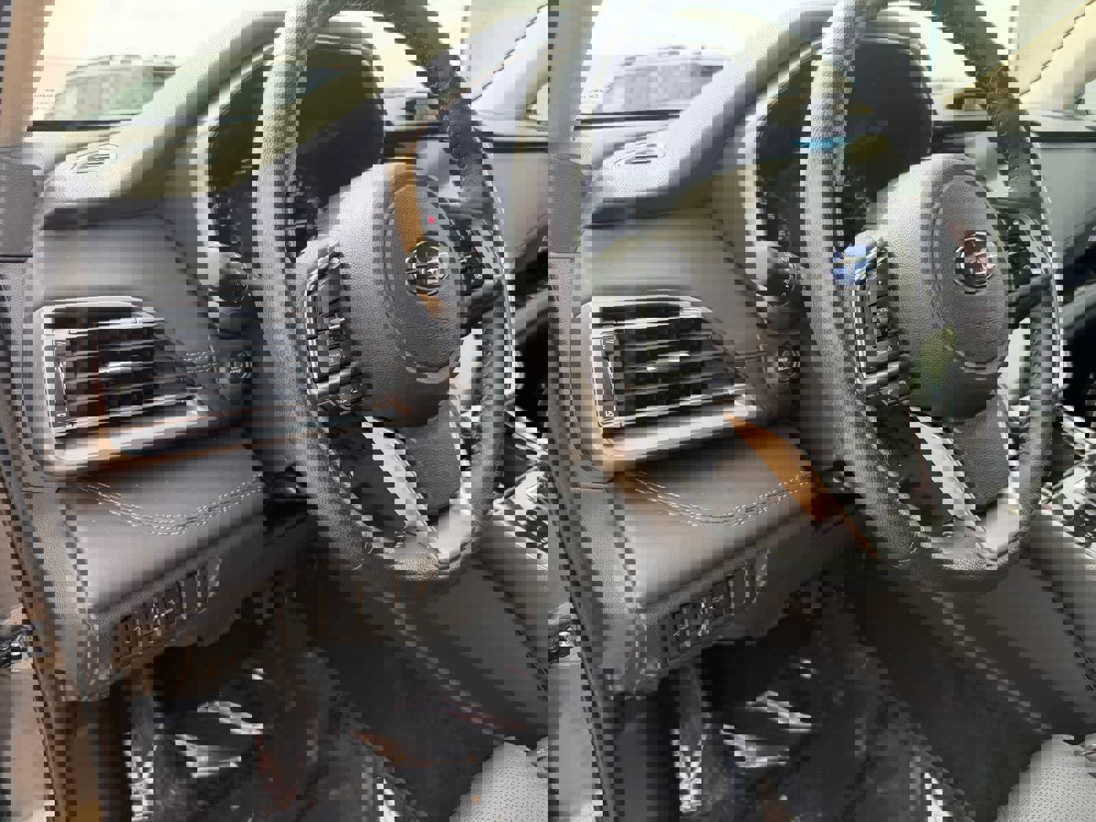 Used 2022 Subaru Outback Limited image 12