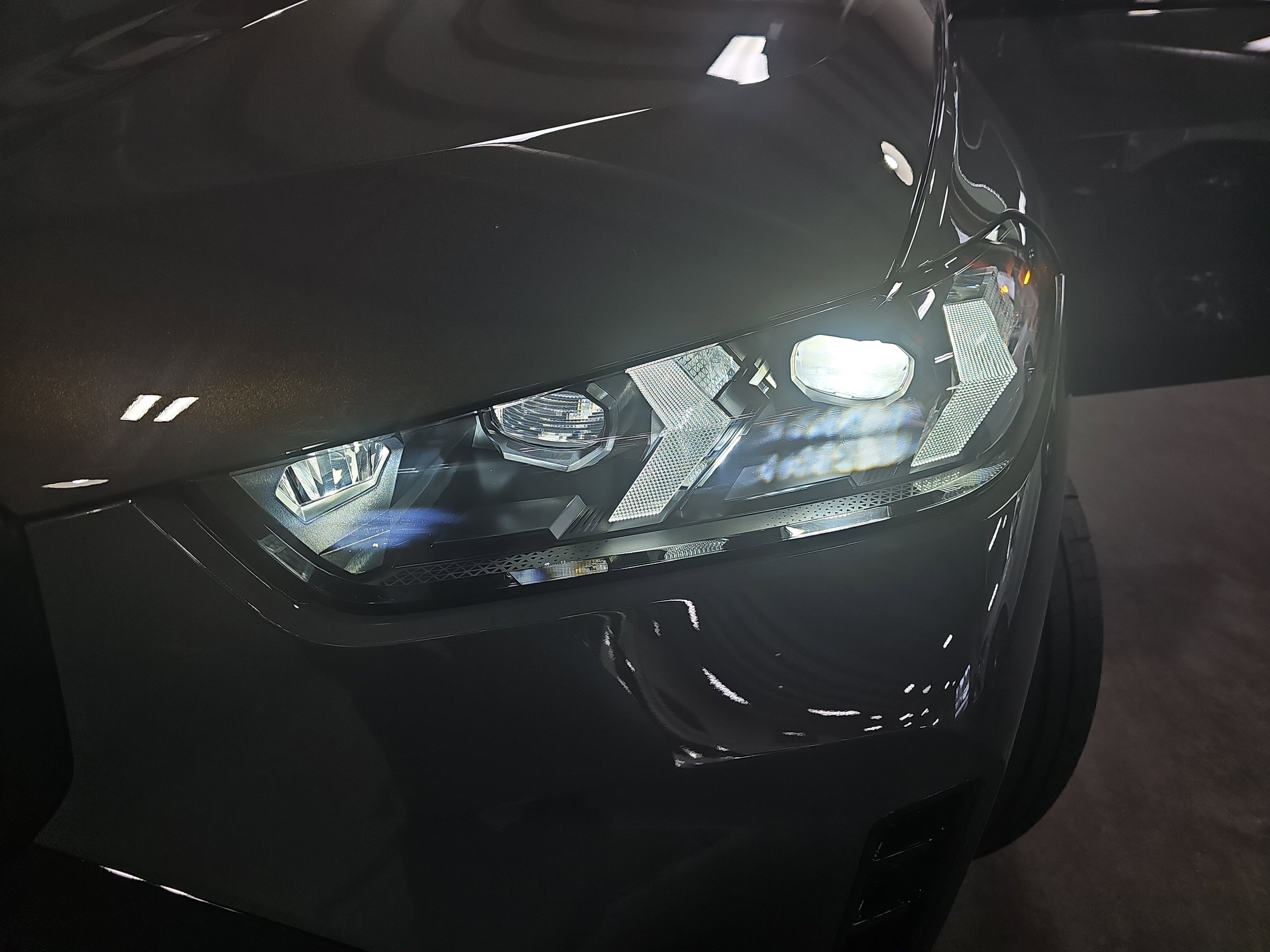 New 2026 BMW X5 xDrive40i w/ M Sport Package AWD/4WD image 32