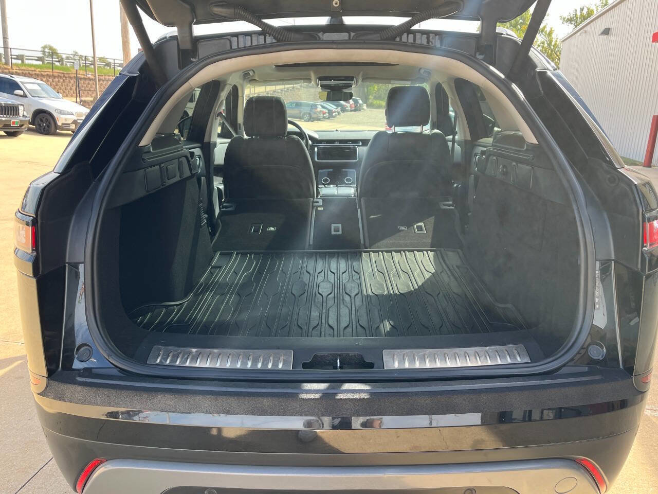 Used 2018 Land Rover Range Rover Velar S image 18