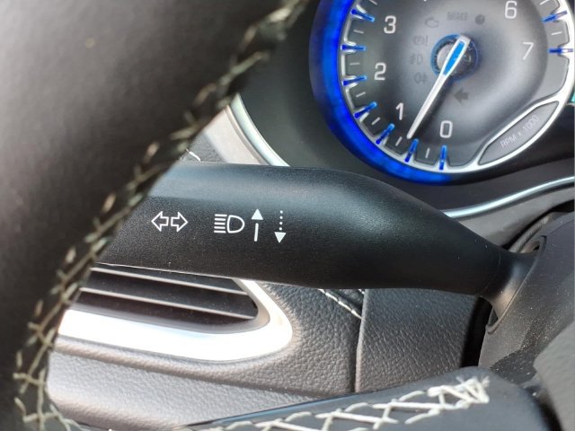 Used 2025 Chrysler Pacifica Limited FWD image 22