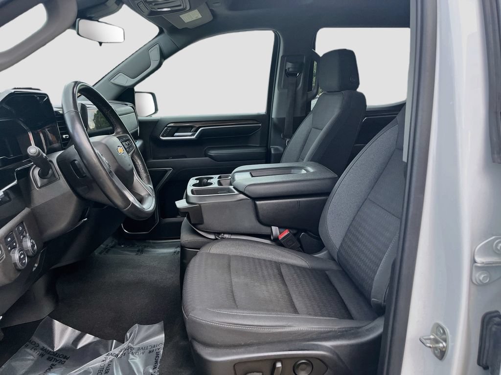 Used 2022 Chevrolet Silverado 1500 LT AWD/4WD image 22