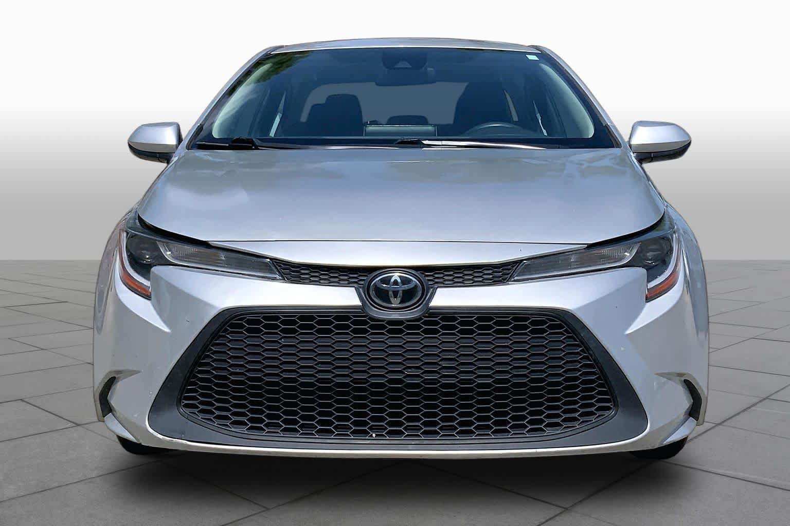 Used 2021 Toyota Corolla LE FWD image 4