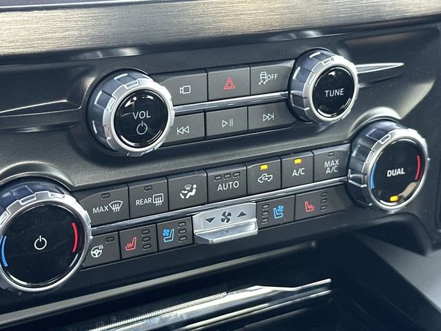 New 2026 Ford F250 Lariat w/ Black Appearance Package image 32