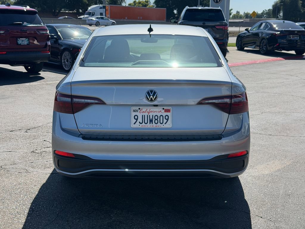 Used 2023 Volkswagen Jetta Sport FWD image 9
