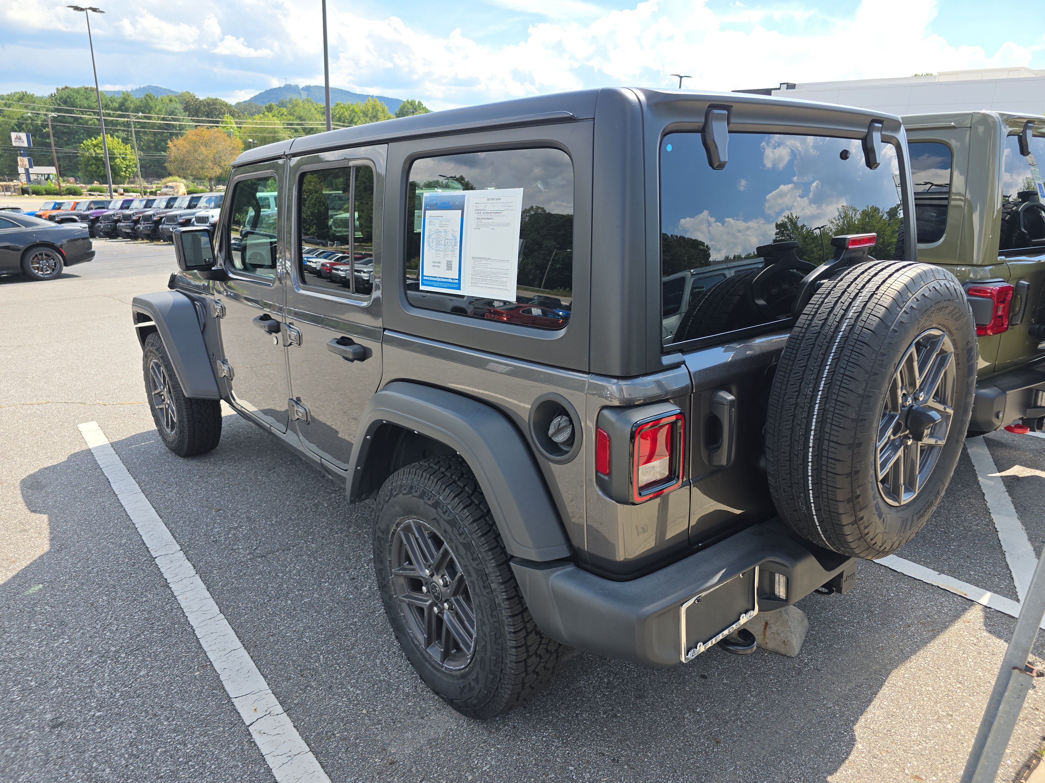 Used 2024 Jeep Wrangler Unlimited Sport AWD/4WD image 3