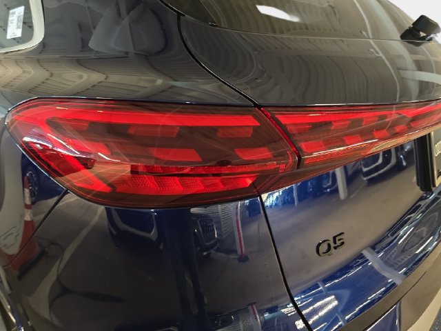 Certified 2025 Audi Q5 Premium w/ Convenience Package AWD/4WD image 38