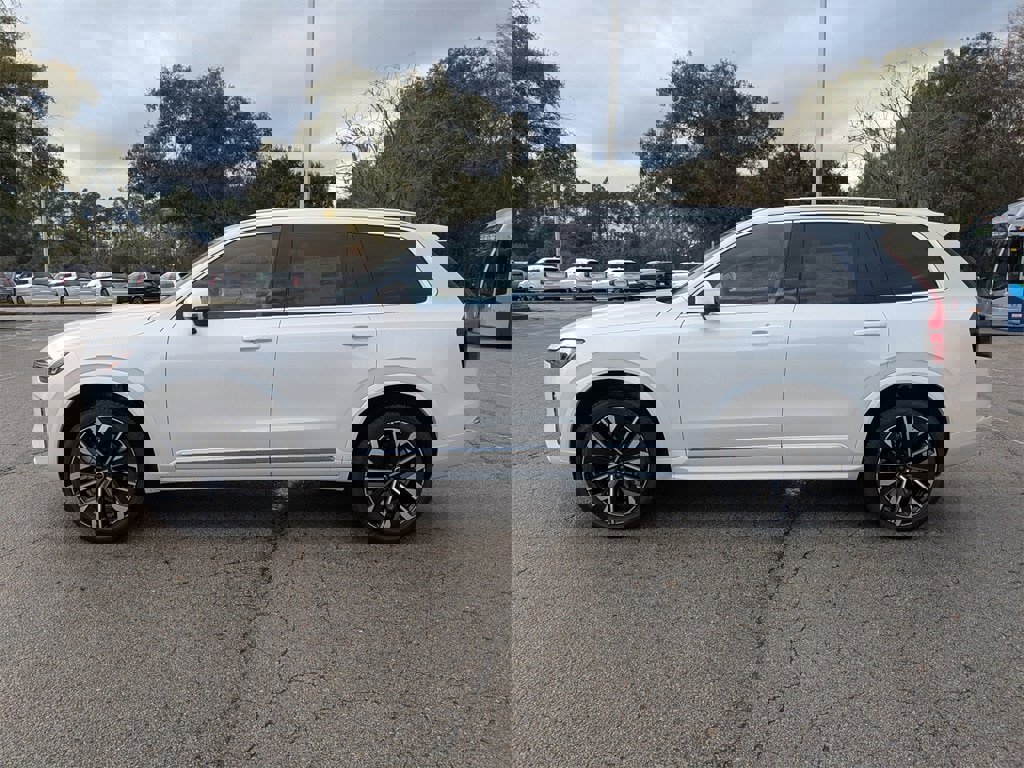 New 2026 Volvo XC90 B6 Plus image 3