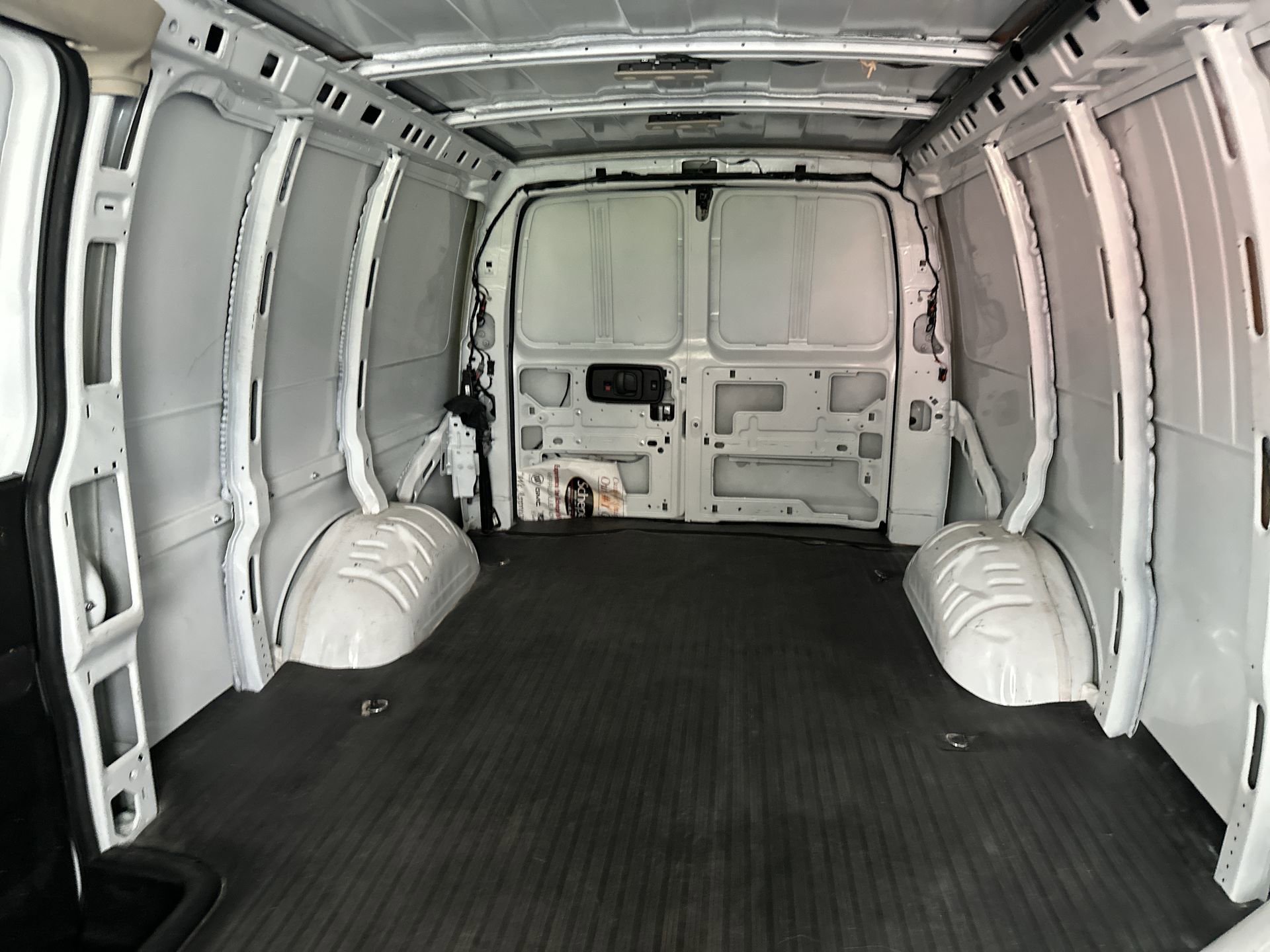Used 2025 Chevrolet Express 2500 Extended w/ Driver Convenience Package RWD image 22