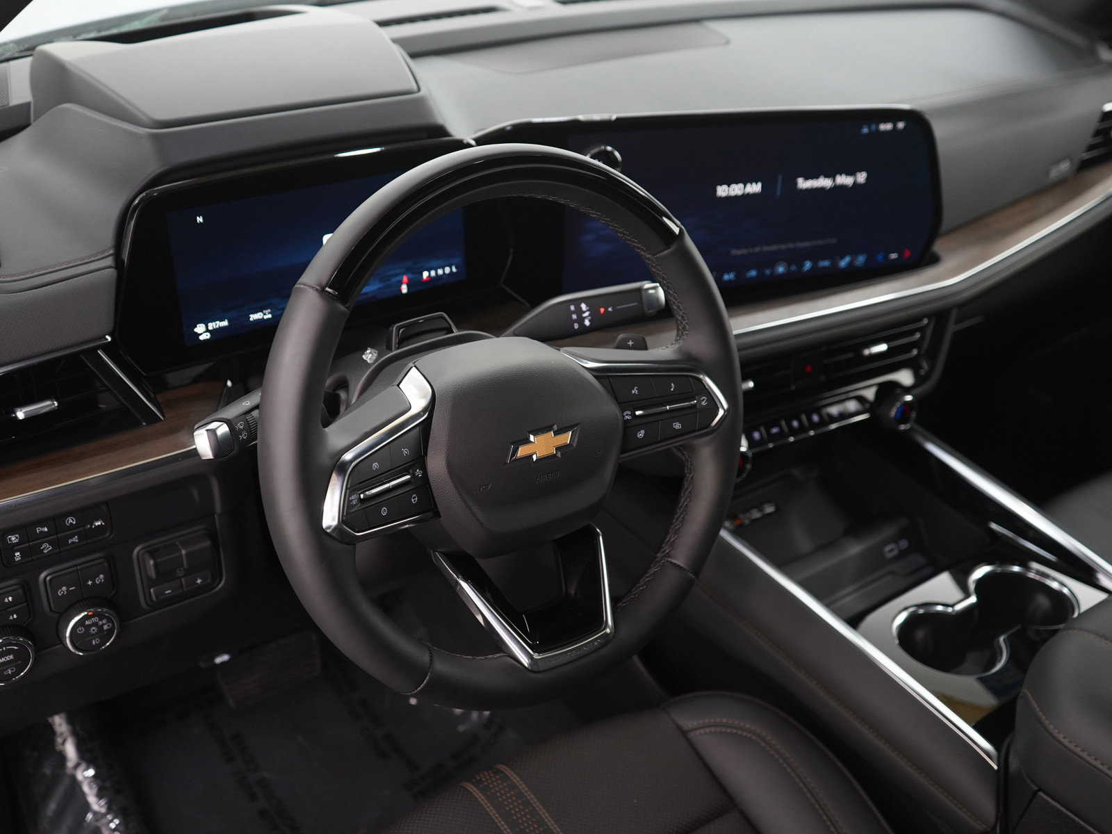Used 2026 Chevrolet Suburban High Country AWD/4WD image 24