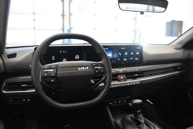 Used 2025 Kia K4 FWD image 23