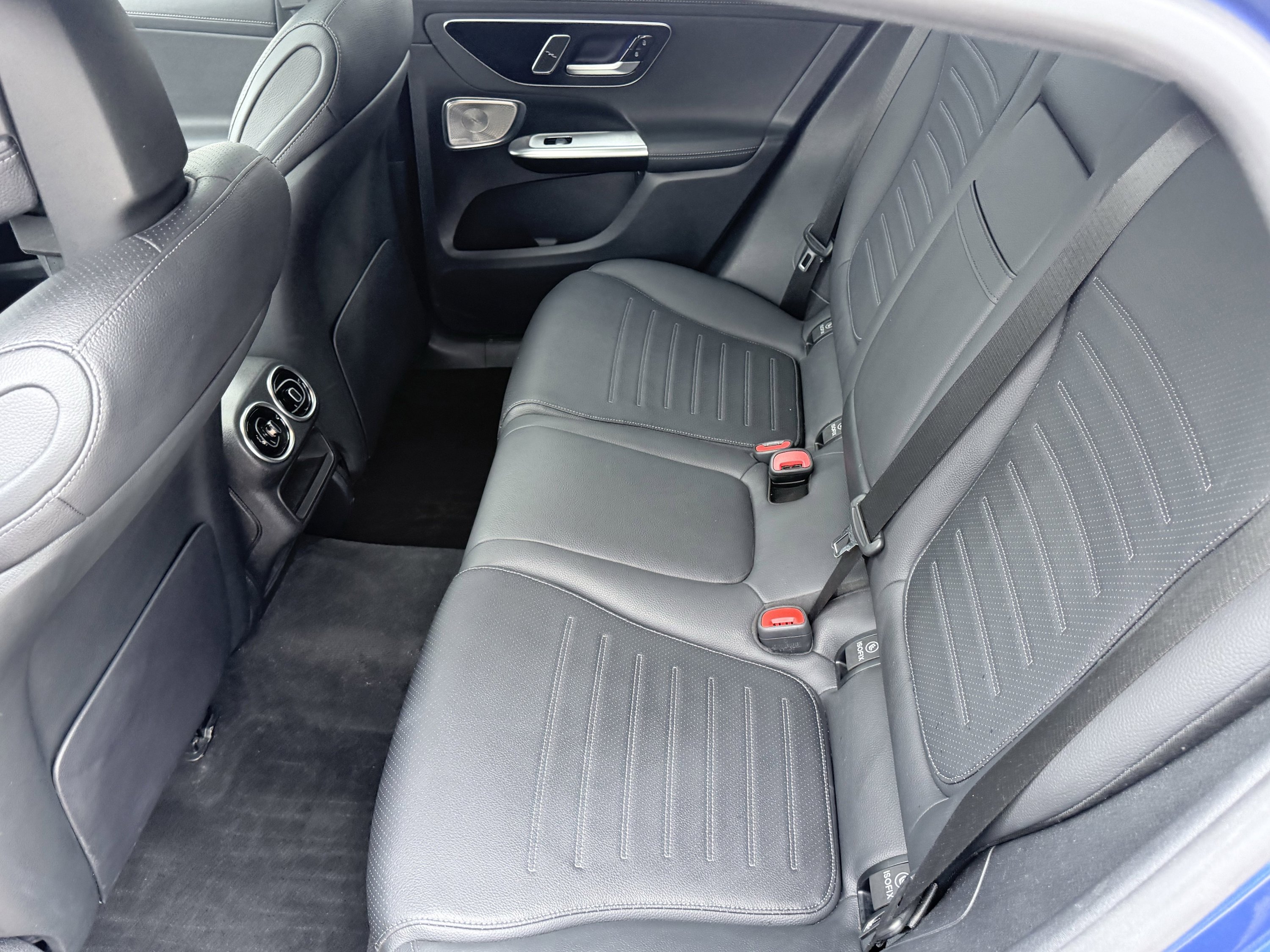 Used 2024 Mercedes-Benz GLC 300 4MATIC w/ AMG Line image 35