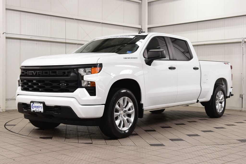 Used 2024 Chevrolet Silverado 1500 Custom AWD/4WD image 3