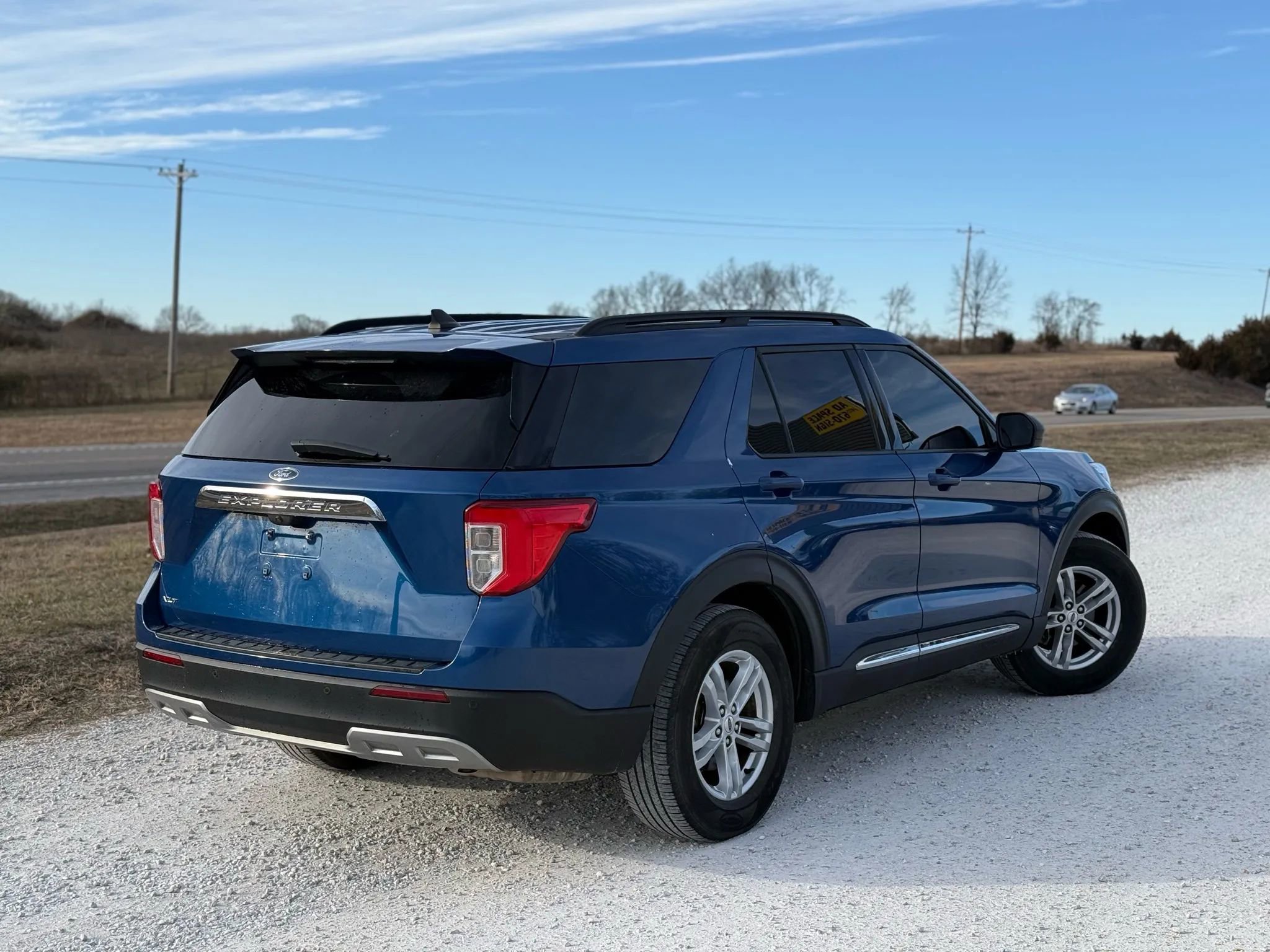 Used 2023 Ford Explorer XLT w/ Equipment Group 202A image 5