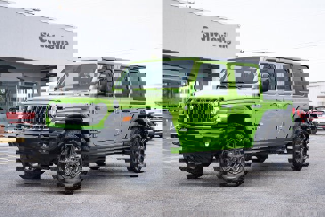 Used 2025 Jeep Wrangler Unlimited Sport image 1