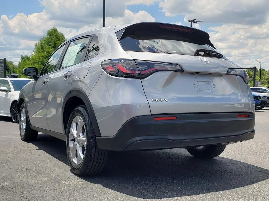 Used 2023 Honda HR-V LX image 5
