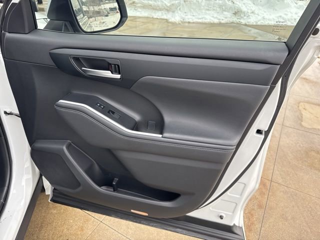 Used 2023 Toyota Highlander XLE image 33