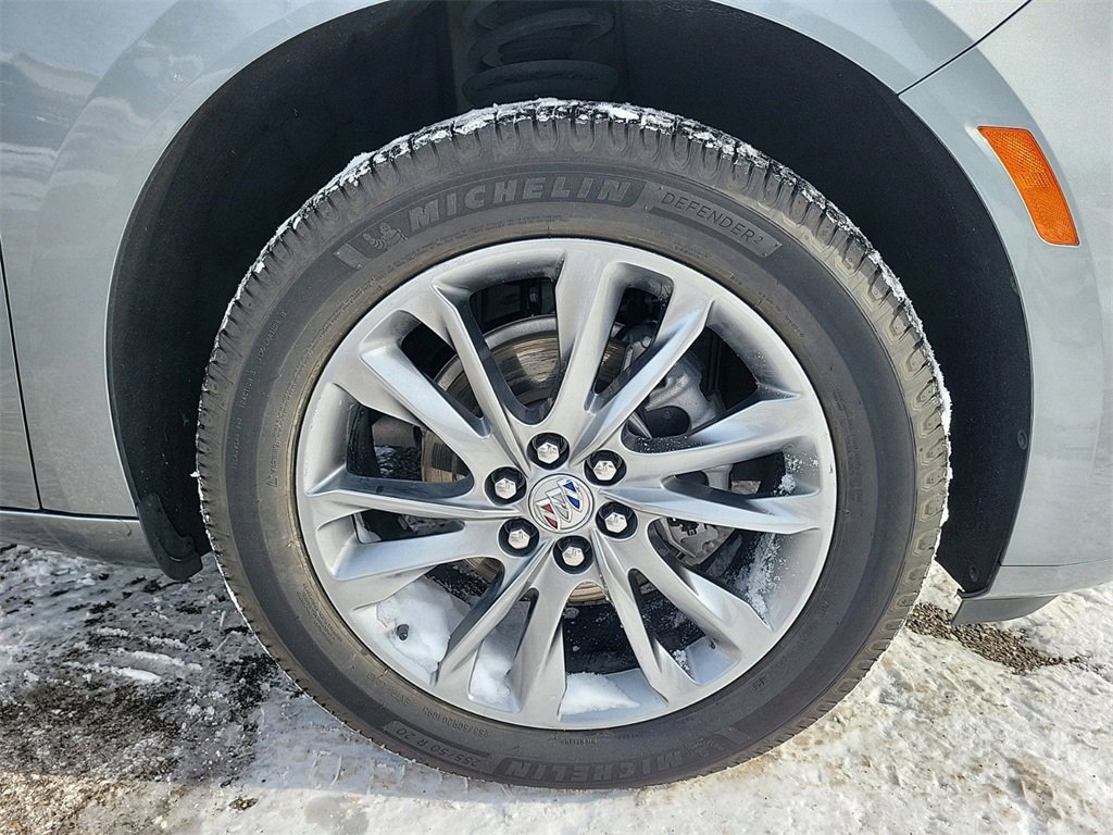 Used 2024 Buick Enclave Avenir w/ Avenir Technology Package image 5