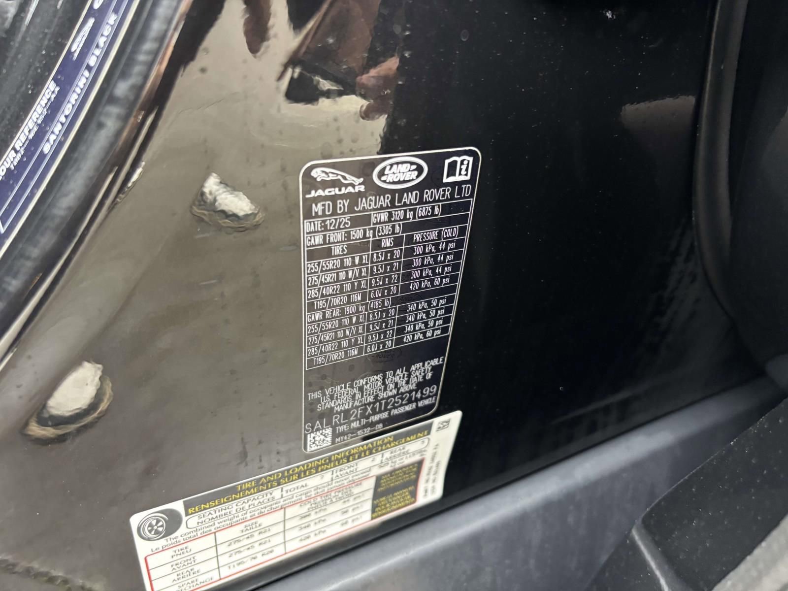 New 2026 Land Rover Discovery Dynamic SE image 29