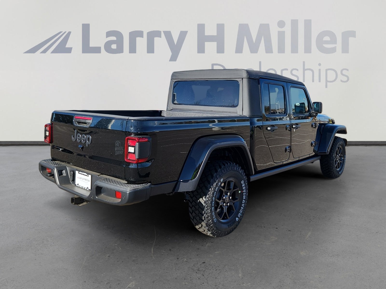 New 2025 Jeep Gladiator Willys AWD/4WD image 6
