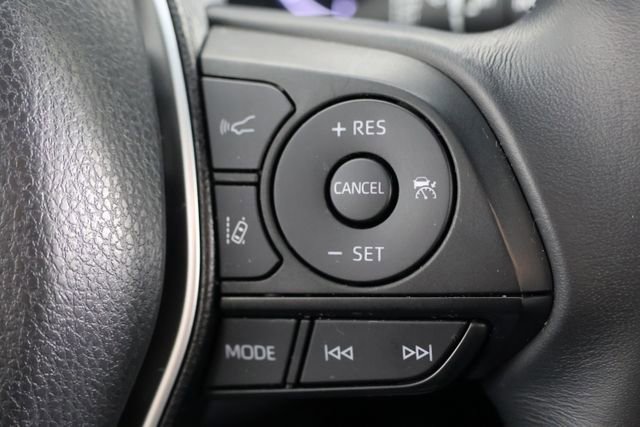 Used 2024 Toyota Venza LE image 12