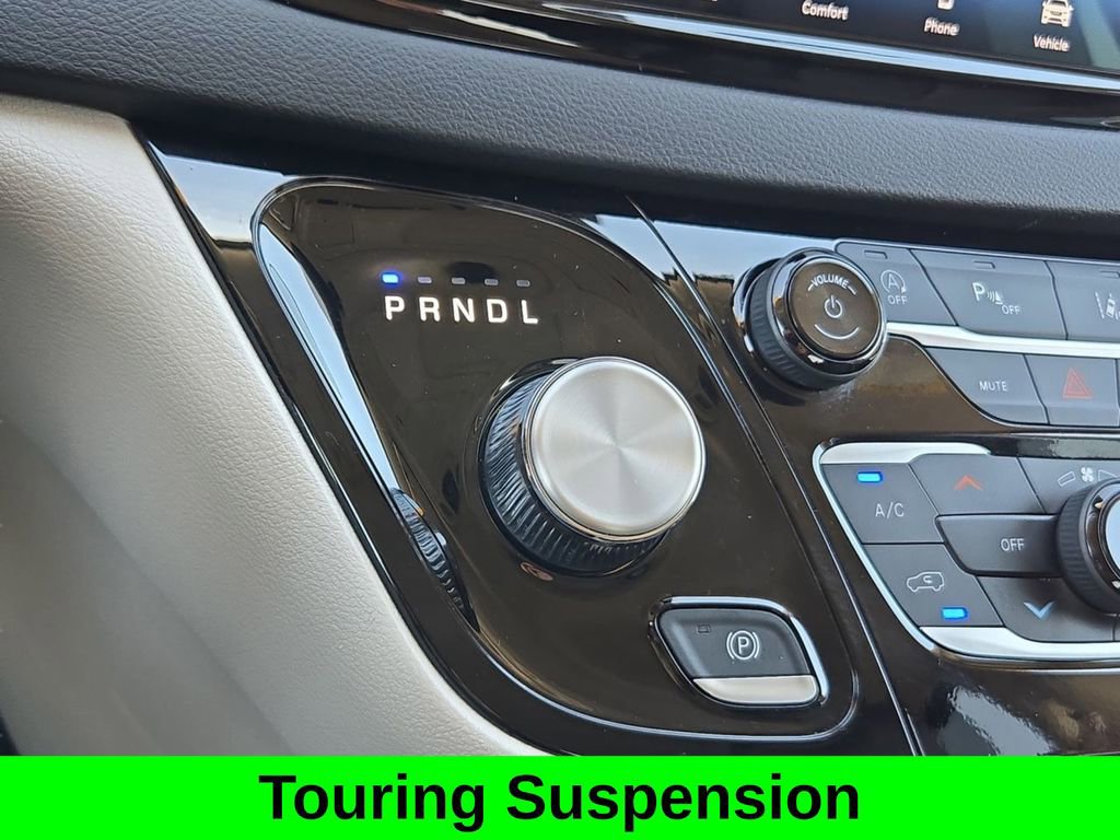 Used 2024 Chrysler Pacifica Touring-L image 20