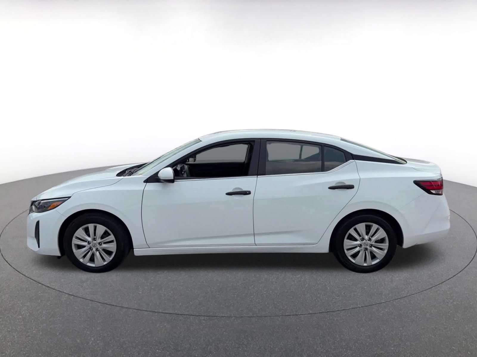 Used 2025 Nissan Sentra S FWD image 9