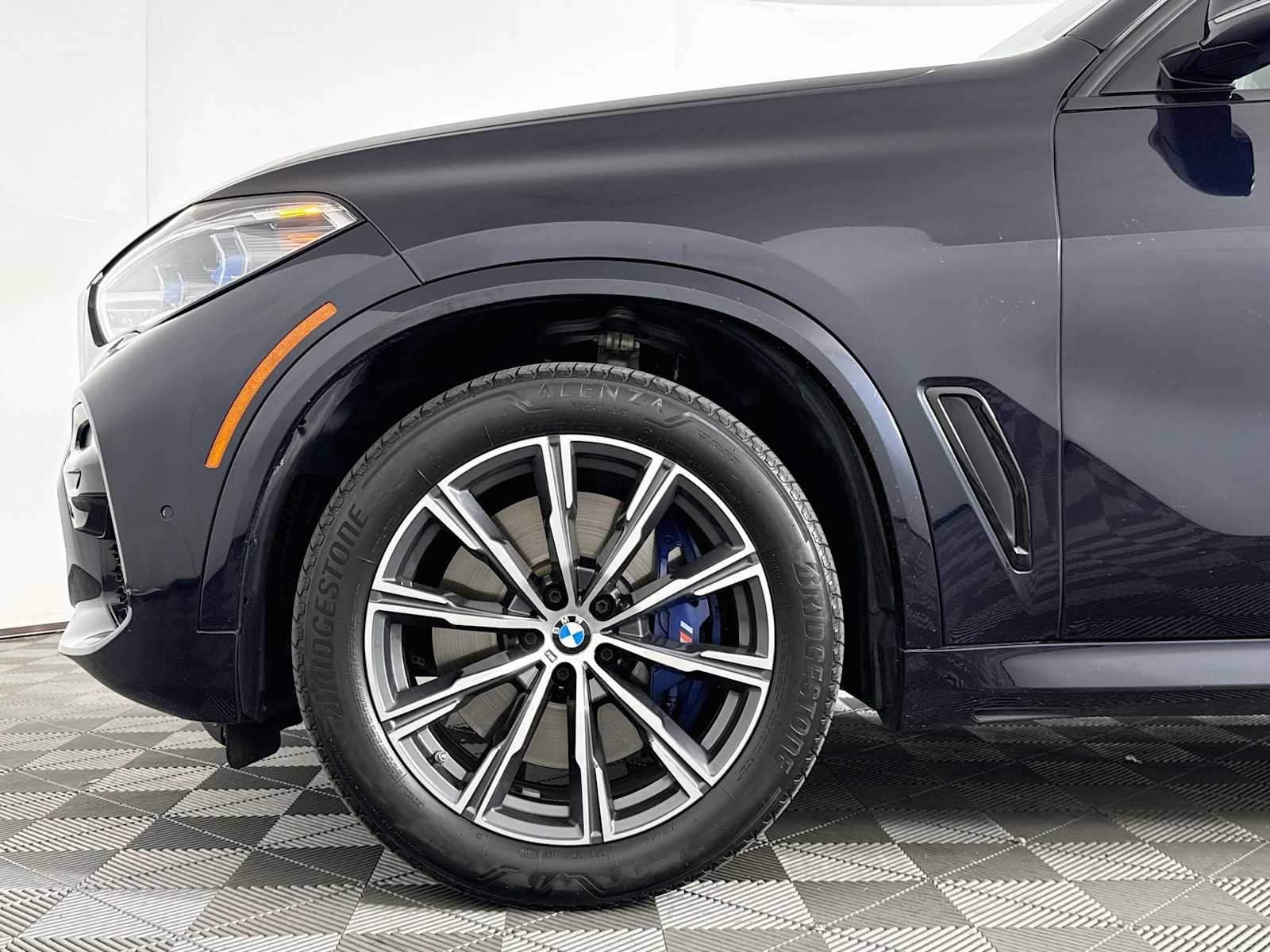 Used 2019 BMW X5 xDrive50i w/ M Sport Package AWD/4WD image 31