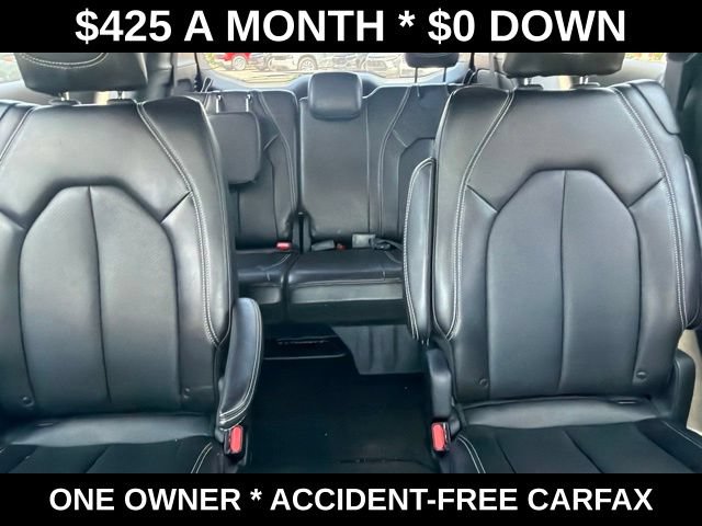 Used 2025 Chrysler Pacifica Select FWD image 34