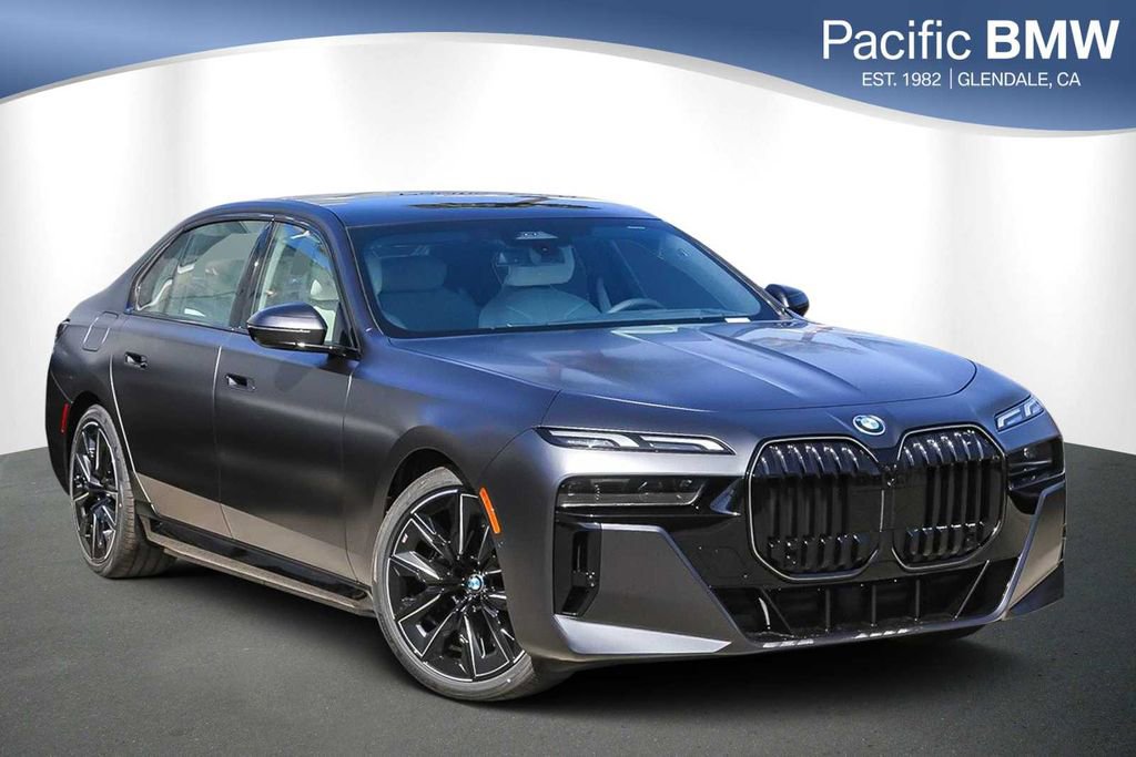 Used 2025 BMW i7 xDrive60 w/ Premium Package image 1