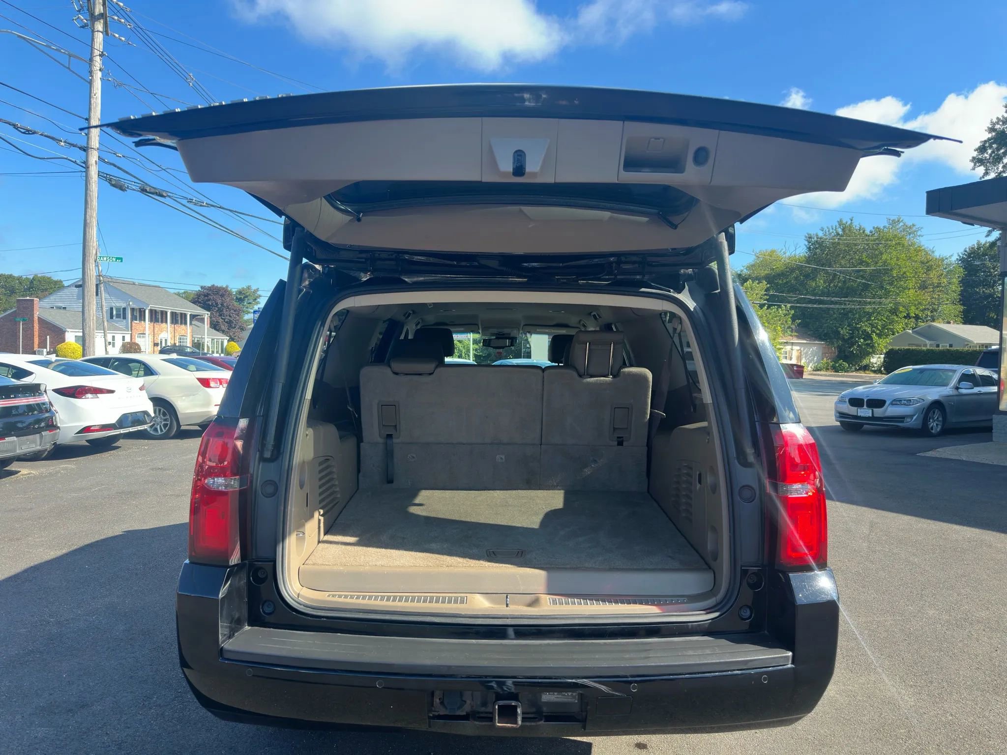 Used 2019 Chevrolet Suburban LT image 5