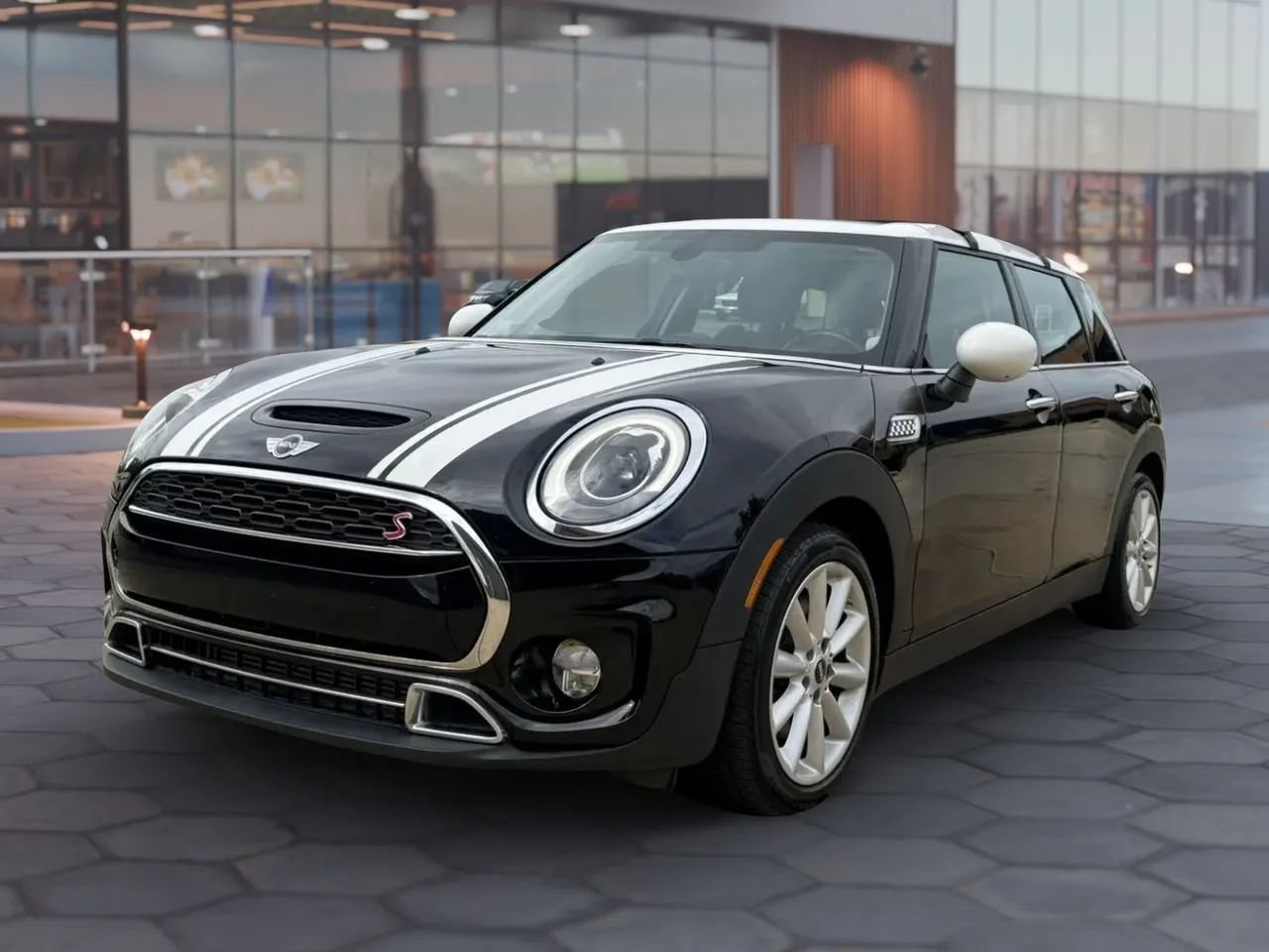 Used 2017 MINI Cooper Clubman S FWD image 2